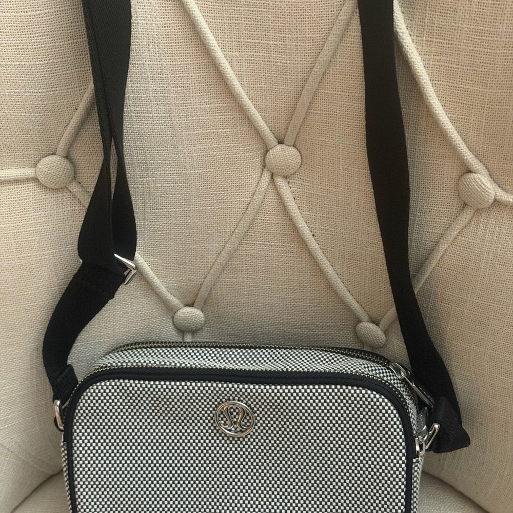 Lululemon Athletica Black and White crossbody. - Picture 2 of 4